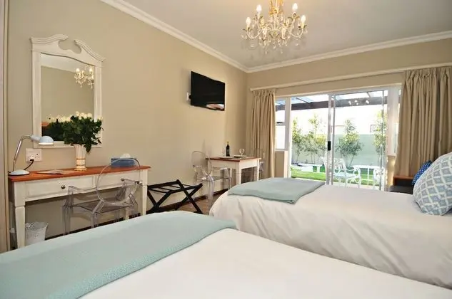 Deluxe Room with walk-in shower