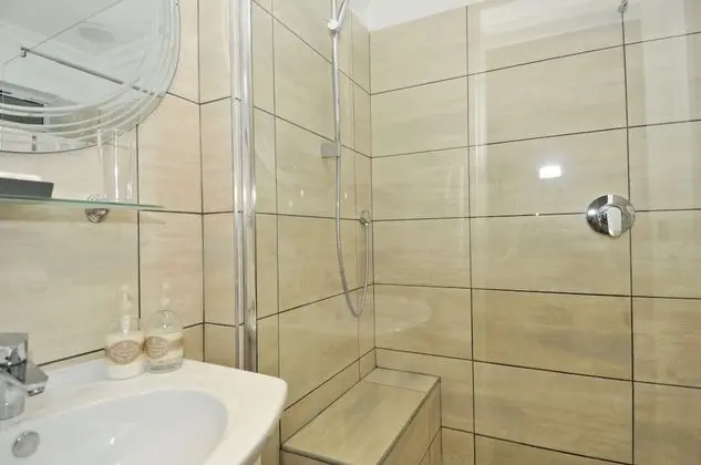 Deluxe Room with walk-in shower