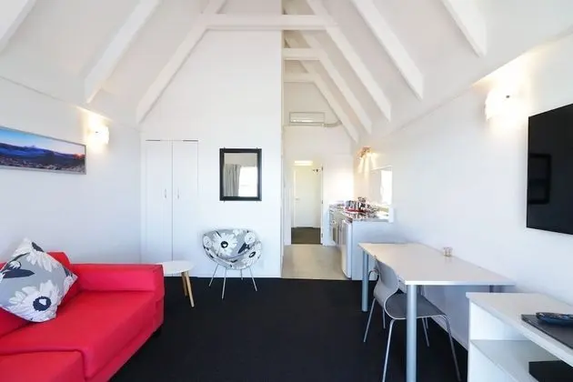 Deluxe One Bedroom Suite