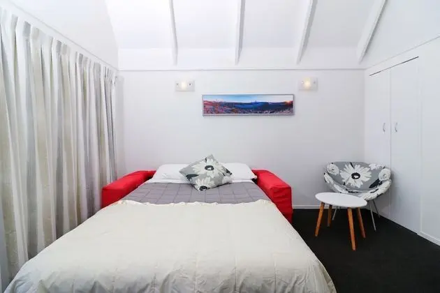 Deluxe One Bedroom Suite