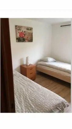 Tek Büyük veya İki Ayrı Yataklı Oda, Ortak Banyo (G7)