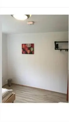 Tek Büyük veya İki Ayrı Yataklı Oda, Ortak Banyo (G7)
