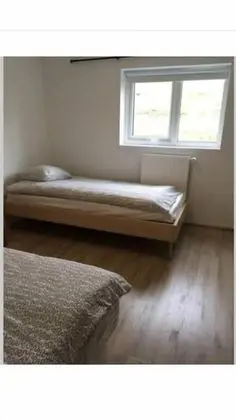 Tek Büyük veya İki Ayrı Yataklı Oda, Ortak Banyo (G7)