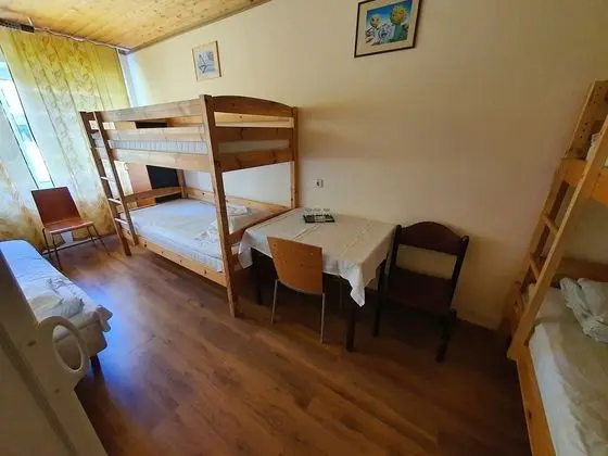 Basic Dört Kişilik Oda, Ortak Banyo