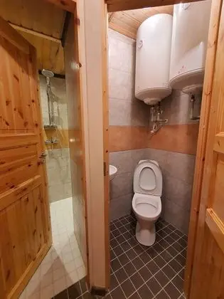 Basic Dört Kişilik Oda, Ortak Banyo