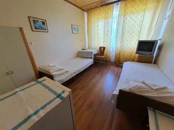 Basic İki Ayrı Yataklı Oda, Ortak Banyo