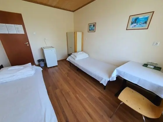 Basic İki Ayrı Yataklı Oda, Ortak Banyo