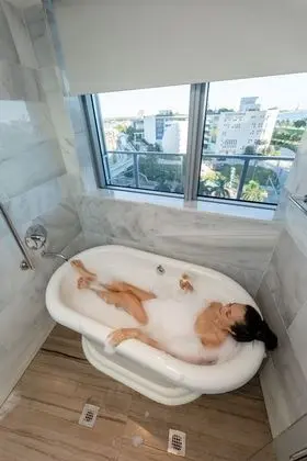 Deluxe Oda, 1 En Büyük (King) Boy Yatak, Balkon, Koy Manzaralı