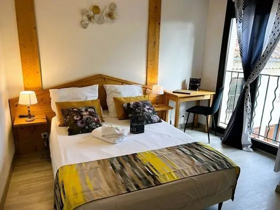 Classic Tek Büyük Yataklı Oda, Özel Banyo, Park Manzaralı (VUE SUR CHATEAU)