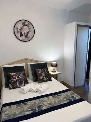 Comfort Tek Büyük Yataklı Oda, Banyolu/Duşlu, Göl Manzaralı (chambre double balcon)
