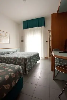 Classic Üç Kişilik Oda