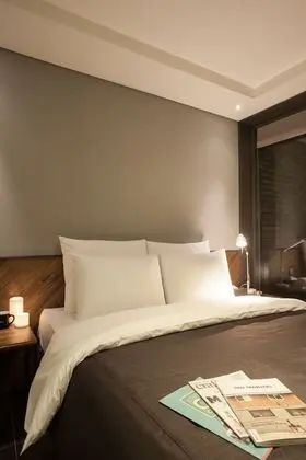Premium Tek Büyük Yataklı Oda