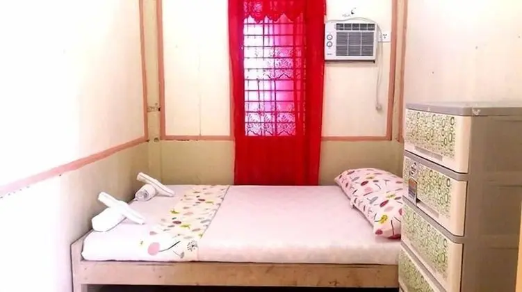 Basic Tek Büyük Yataklı Oda (Shared Bathroom)