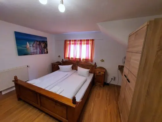 Üç Kişilik Oda