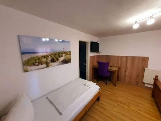 Üç Kişilik Oda