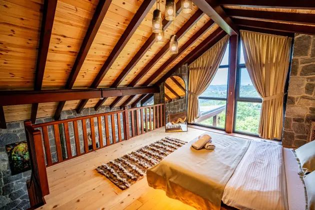 Jakuzi Ve Sömineli Taş Villa Oda