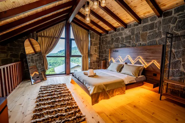 Jakuzi Ve Sömineli Taş Villa Oda