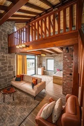 JAKUZİLİ DAĞ MANZRALI KING BUNGALOV