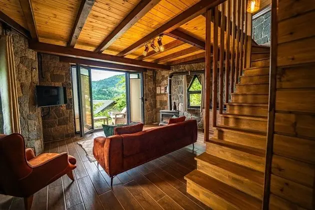 JAKUZİLİ DAĞ MANZRALI KING BUNGALOV
