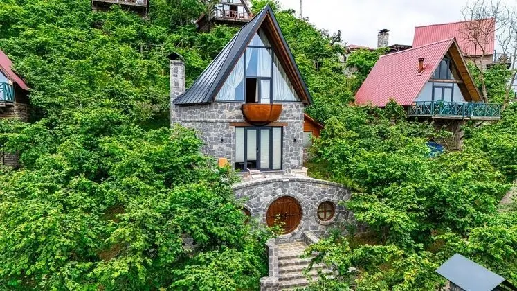 JAKUZİLİ DAĞ MANZRALI KING BUNGALOV
