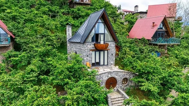 JAKUZİLİ DAĞ MANZRALI KING BUNGALOV