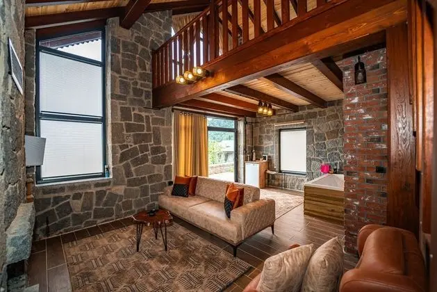 Taş Villa Şömineli & Jakuzili