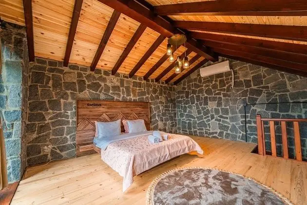 Taş Villa Şömineli & Jakuzili