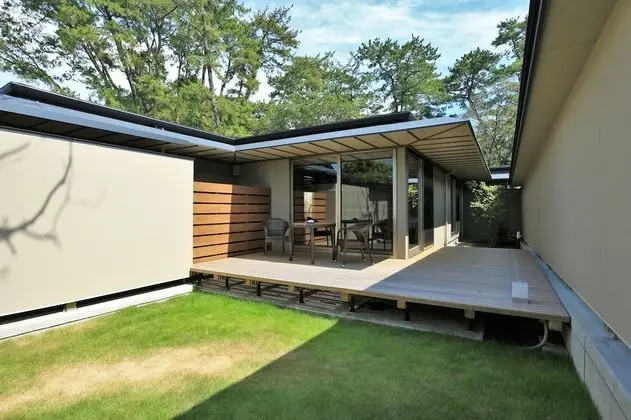 Villa (Antique, Japanese Western, 2 Futons)