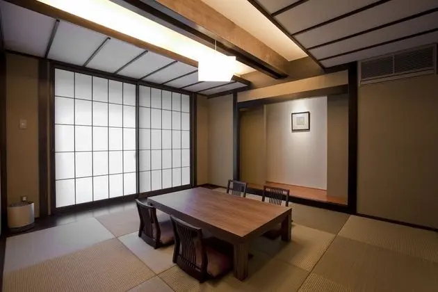 Villa (Antique, Japanese Western, 2 Futons)
