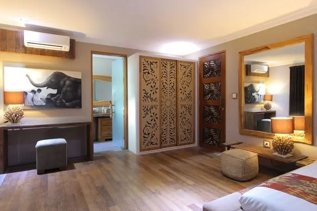 Villa, 3 Yatak Odası, Havuz Manzaralı