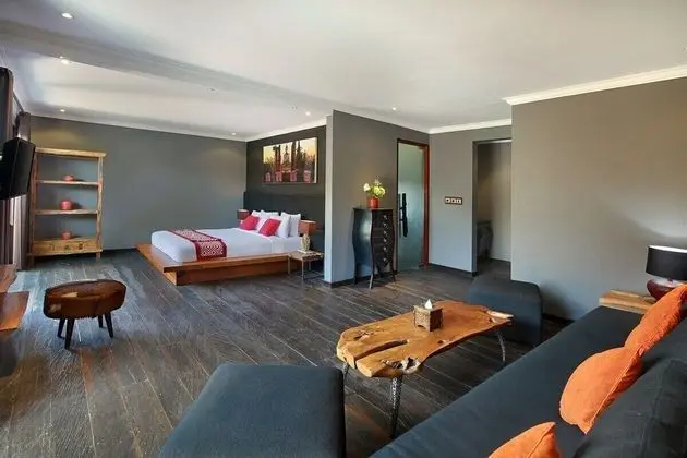 Villa, 3 Yatak Odası, Havuz Manzaralı
