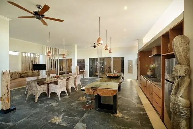 Villa, 3 Yatak Odası, Havuz Manzaralı
