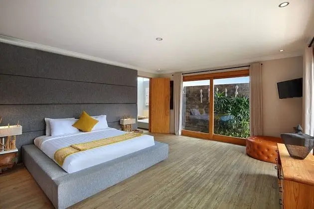 Villa, Birden Çok Yatak Odası, Havuz Manzaralı