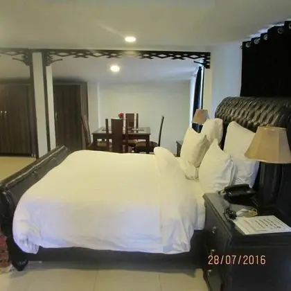 Deluxe Tek Büyük Yataklı Oda