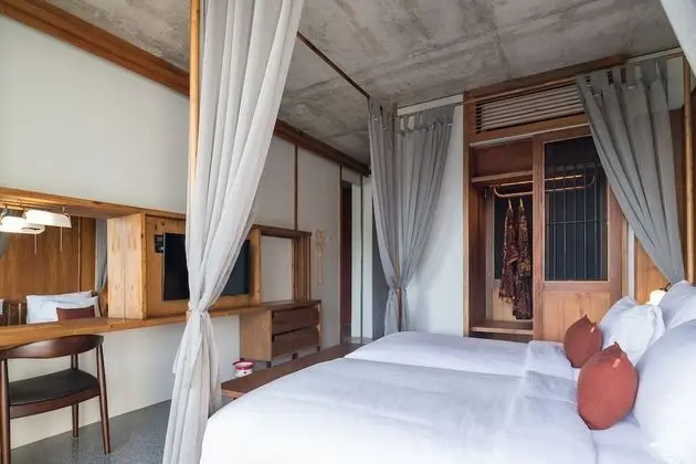 Deluxe Room with Balcony