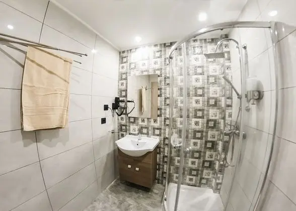 Design Tek Büyük veya İki Ayrı Yataklı Oda, 1 En Büyük (King) Boy Yatak, Penceresiz