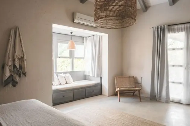 Corner Suite Room