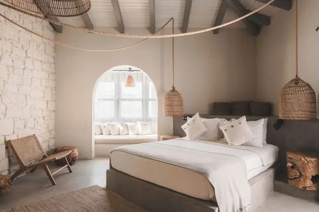 Corner Suite Room