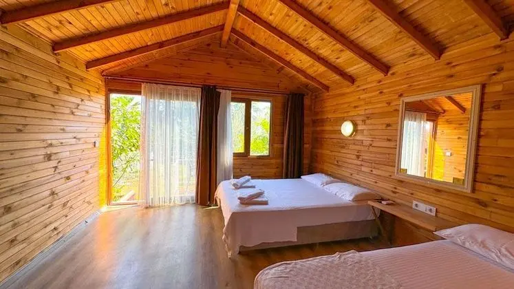 Aile Odası, Dere ve Orman Manzaralı, Balkon veya Teraslı