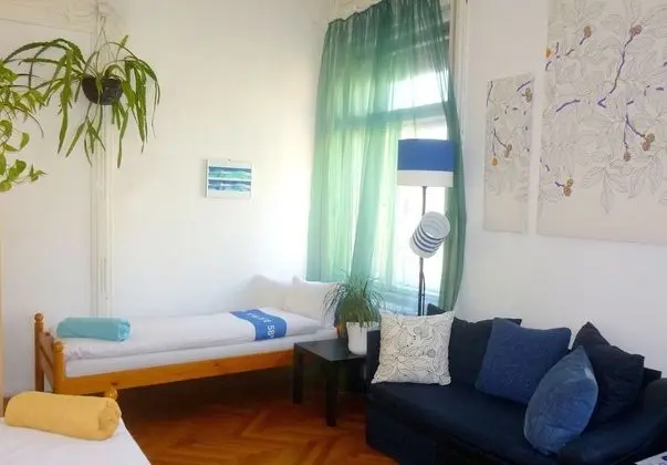 Üç Kişilik Oda, Ortak Banyo