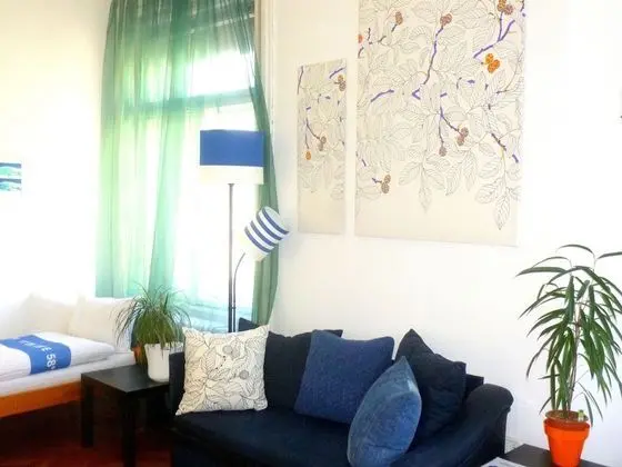 Üç Kişilik Oda, Ortak Banyo