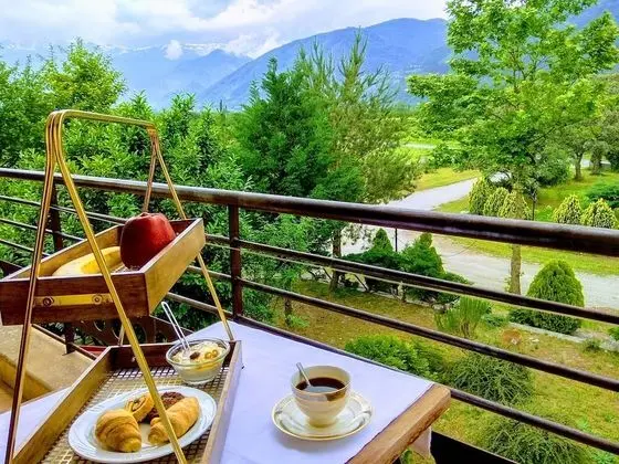 Tek Büyük Yataklı Oda, 1 Çift Kişilik Yatak, Şömine, Dağ Manzaralı