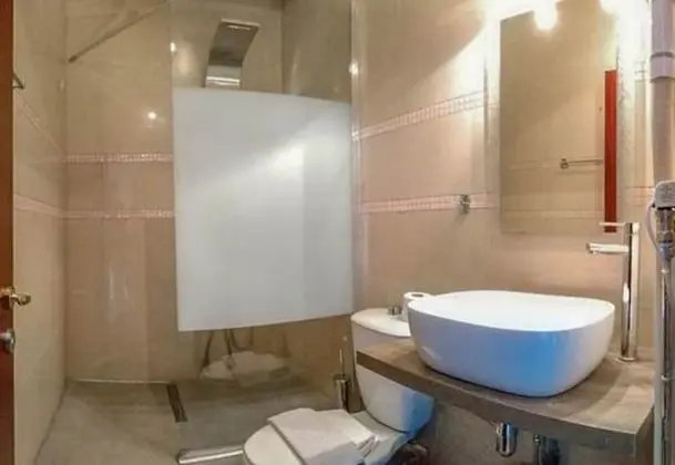 Tek Büyük Yataklı Oda, 1 Çift Kişilik Yatak, Şömine, Dağ Manzaralı