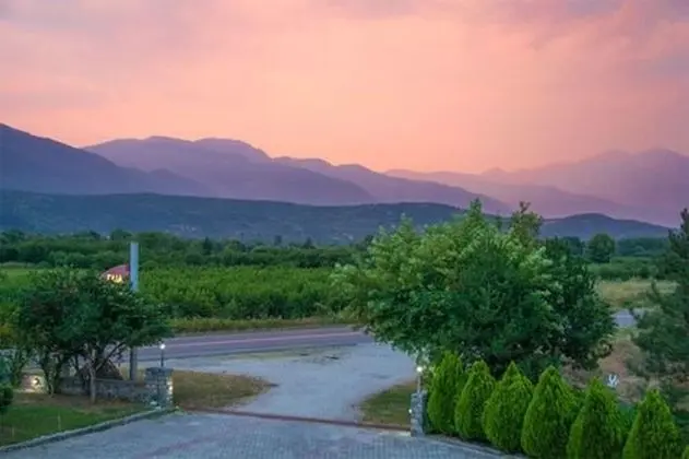 Tek Büyük Yataklı Oda, 1 Çift Kişilik Yatak, Şömine, Dağ Manzaralı