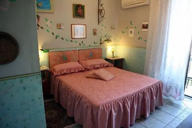 Tek Büyük veya İki Ayrı Yataklı Oda, Bahçe Manzaralı