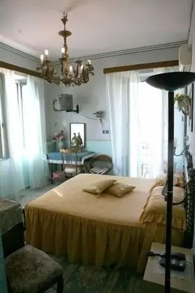 Tek Büyük veya İki Ayrı Yataklı Oda, Bahçe Manzaralı