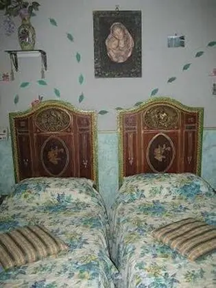 Tek Büyük veya İki Ayrı Yataklı Oda, Bahçe Manzaralı