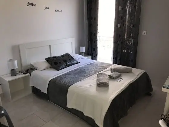 Basic Tek Büyük Yataklı Oda