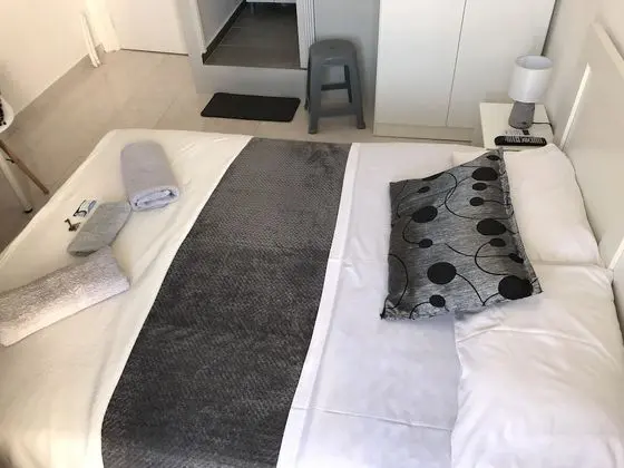 Basic Tek Büyük Yataklı Oda