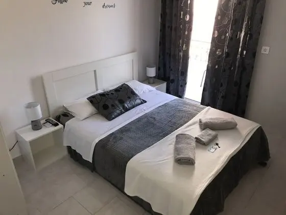 Basic Tek Büyük Yataklı Oda